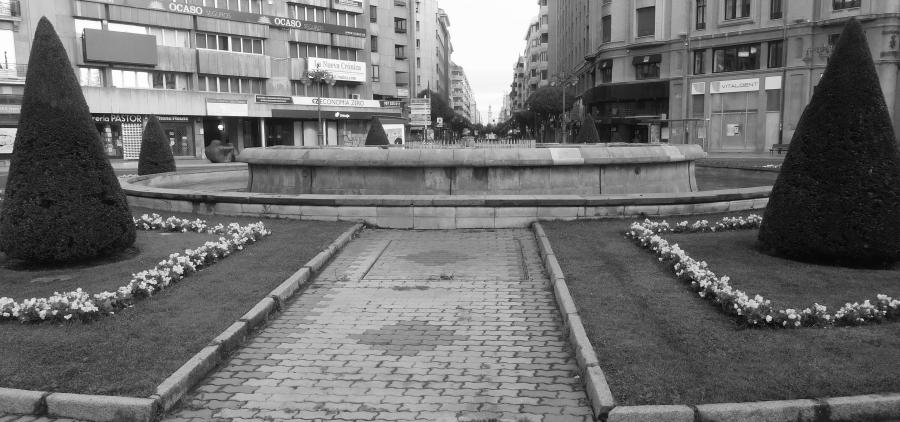 FUENTE DE LA PLAZA DE STO. DOMINGO